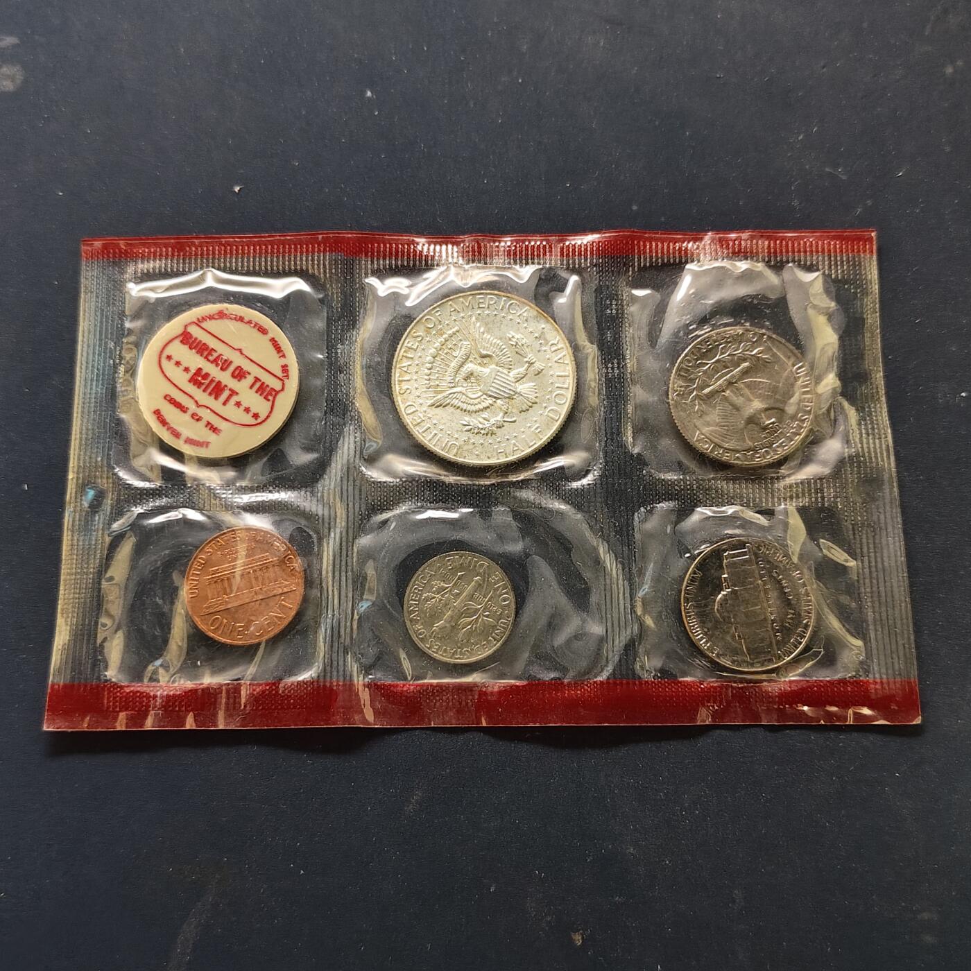 【全场包邮】纯粹捡漏拍515场 美国1968年官方套币-含肯尼迪半元银币【30.6毫米11.5克40%】