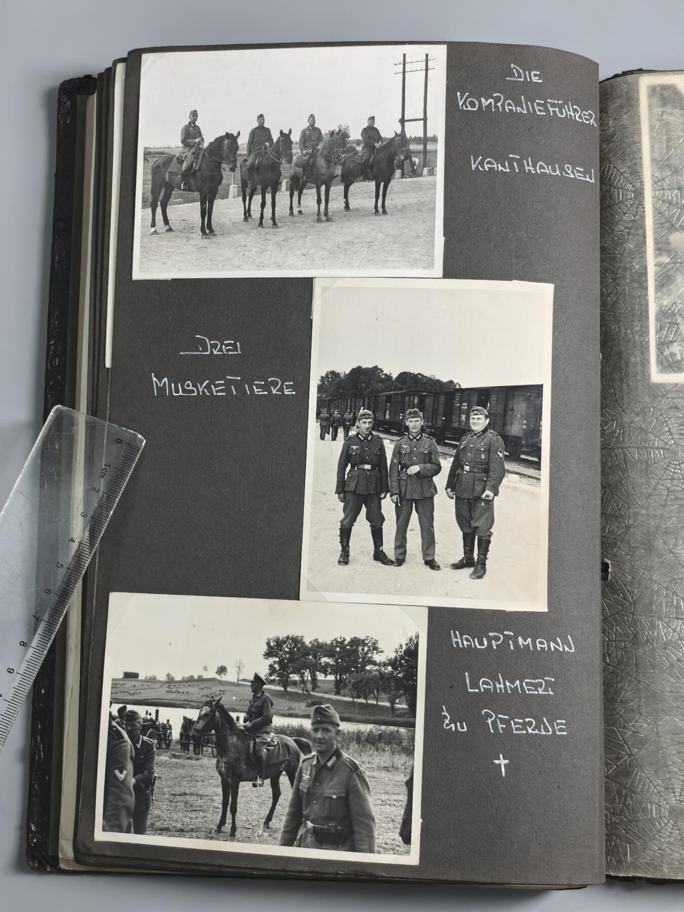 小驴勋章奖章收藏3月21日周六晚六点拍卖（珍爱和平，收藏战争，铭记历史，勿忘国耻，忠党爱国。有偿代拍，送拍规则在简介最后，参拍须阅读规则后再参拍，关系到运费包装发货时效真假辨别等关键信息，拍卖时不再发原图，看大图店主微信码在拍卖店铺介绍里）