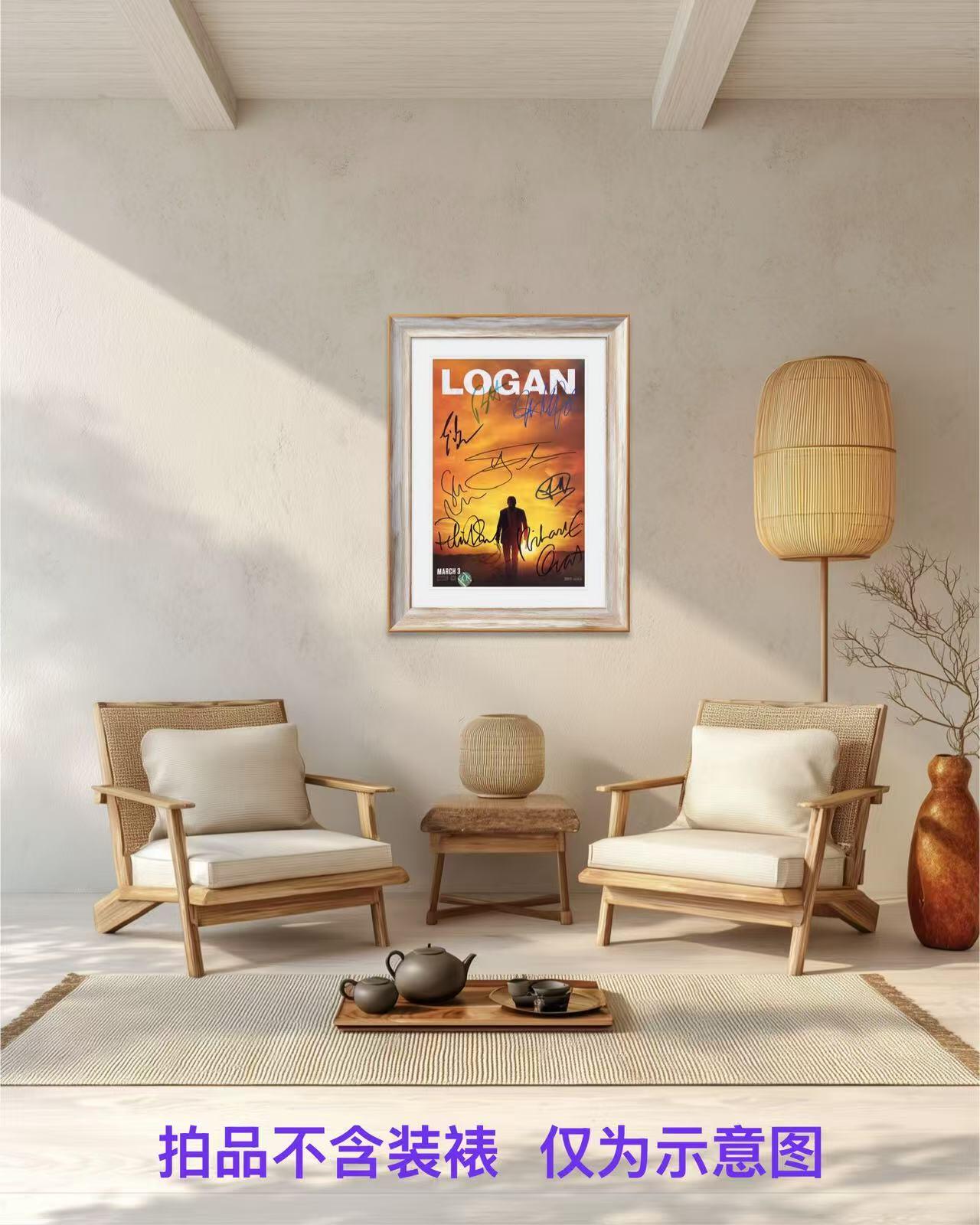 零元拍：《金刚狼3：殊死一战》9位主创亲笔签名北美版先导海报。 北美版海报签名卡司名录如下： 导演 詹姆斯•曼高德  休•杰克曼 饰 罗根 达芙妮•基恩 饰 劳拉•金尼 帕特里克•斯图尔特 饰 查尔斯•泽维尔 斯戴芬•莫昌特 饰 卡利班 波伊德•霍布鲁克 饰 唐纳德•皮尔斯 理查德•格兰特 饰 莱斯博士 艾瑞琪•拉•塞拉 饰 威尔•穆森 杰森·戈纳 饰 瑞克特