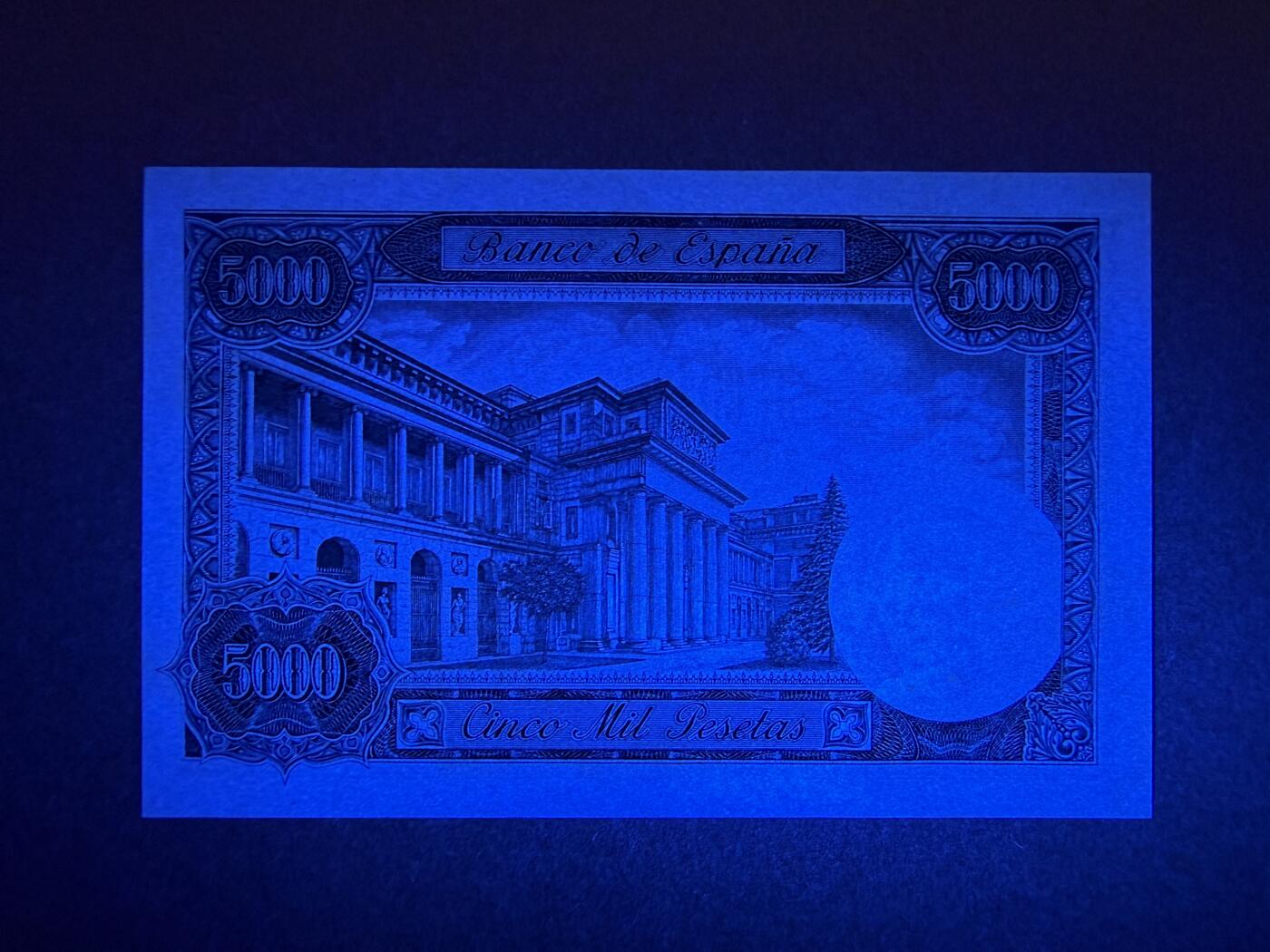 《艾美收藏》第237期-3.22周日外币强钞白金场 西班牙5000比塞塔 UNC 1976年 国王卡洛斯三世 纯数字无字母的冠号 要贵的多 无47