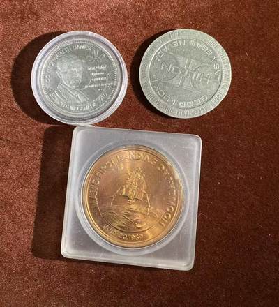 日日生财—方圆世界（全场包邮） - 1978年加拿大英联邦运动会纪念银章+ 人类首次登月主题纪念章+ 美国拉斯维加斯的‌1美元赌场游戏代币