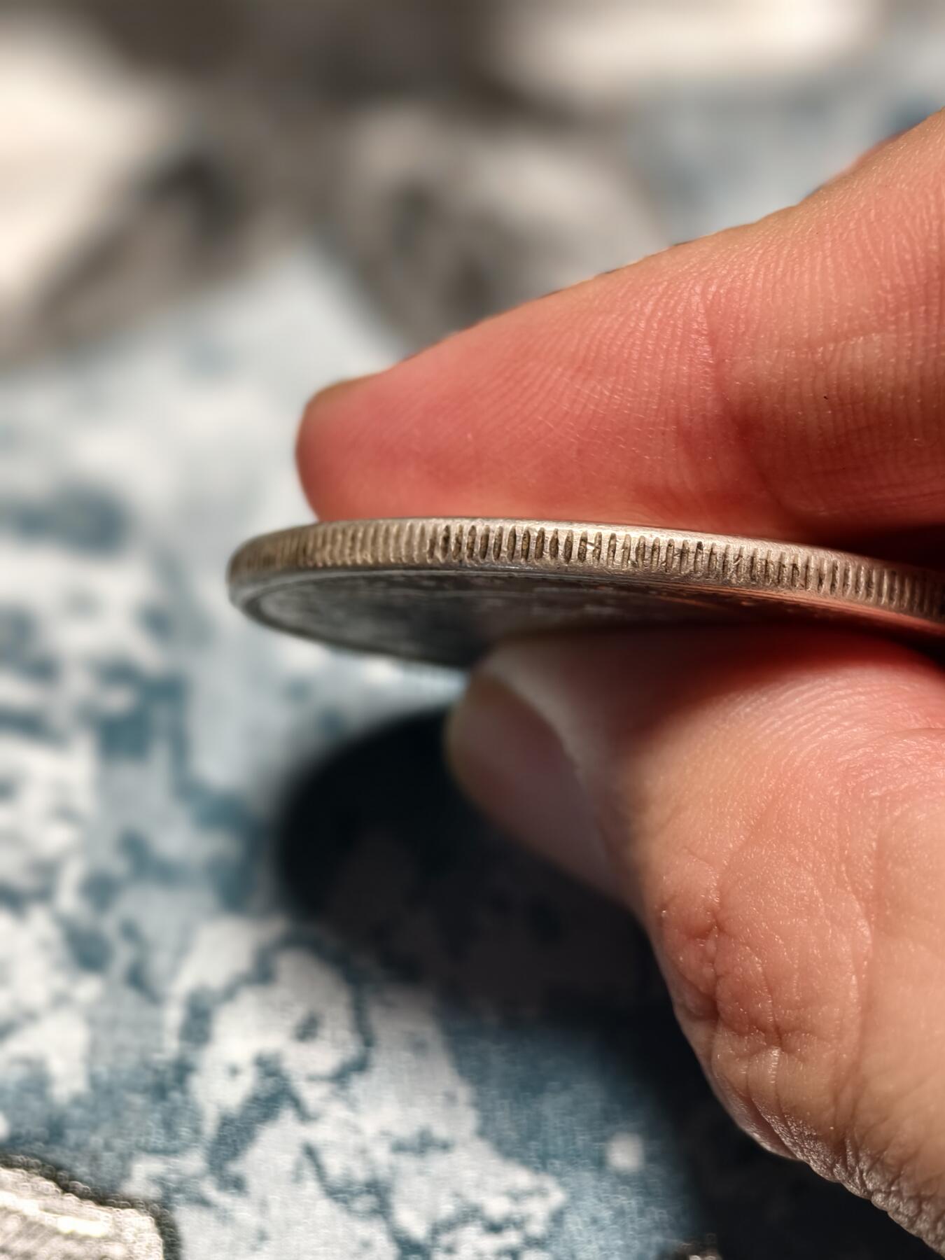 抚柳草堂-第十八期章牌钱币  奖章勋章限时免佣 满百包邮 放漏专场 1921美国摩根1美元大银币 重26.8g 状态非常好底板丝滑压力十足细节也很棒 几乎没有磨损