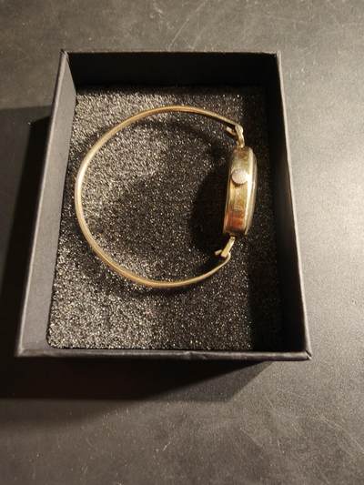 老王徽章第188期 - 法国Constant Beuchat女士腕表   原盒    螃蟹银标表壳    14.1g   表针不走