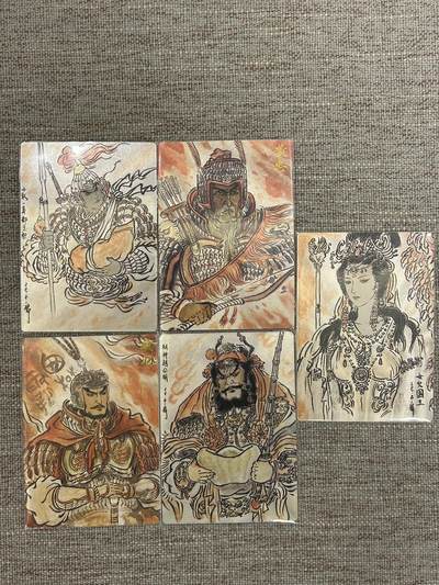 喜灰玩卡拍卖第五期，接拍品0佣金，欢迎送拍，释放现金流，让自己有资金可以购买更多喜欢的卡牌，让别的卡友能淘到更多心仪的卡牌 - 卡德曼 不二猿老师绘、女儿国王、项羽，赵公明？赵云，黄忠一组5张折光