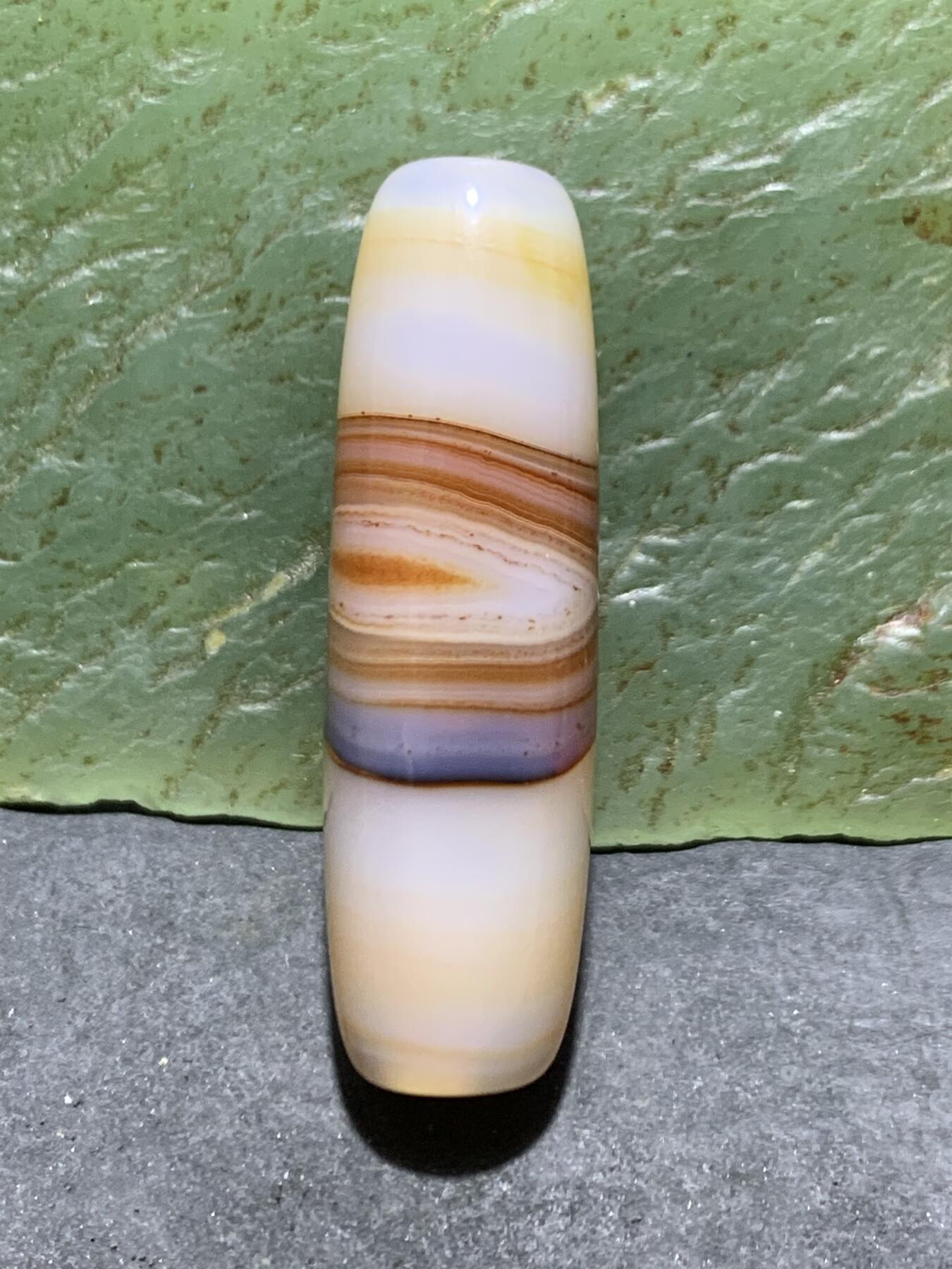 高玉化千层纹巴西玛瑙随形通货桶珠一个，