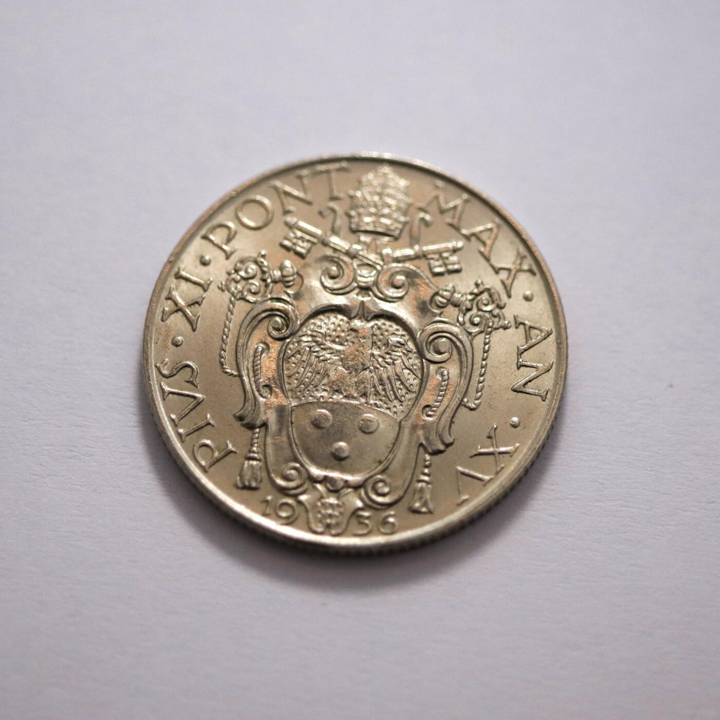 观钱 近现代机制币拍卖No.005（全场顺丰包邮，不区分偏远地区）   梵蒂冈 1936 年 无玷圣心圣母像 1 里拉镍币，古典主义雕刻风格精湛，宗教题材富有感染力。