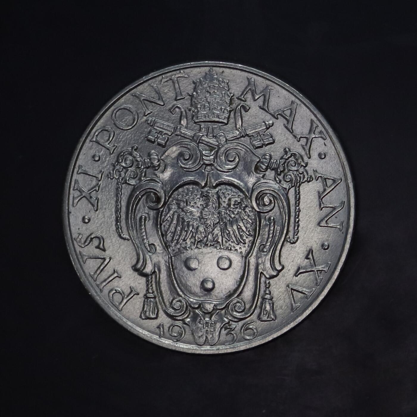 观钱 近现代机制币拍卖No.005（全场顺丰包邮，不区分偏远地区）  梵蒂冈 1936 年庇护十一世 圣徒主题20 分镍币  长髯圣徒（常被认为是圣保罗或圣伊格纳修斯）左侧面高浮雕肖像，发丝与胡须纹理细腻，身后带有光环，神态庄严。