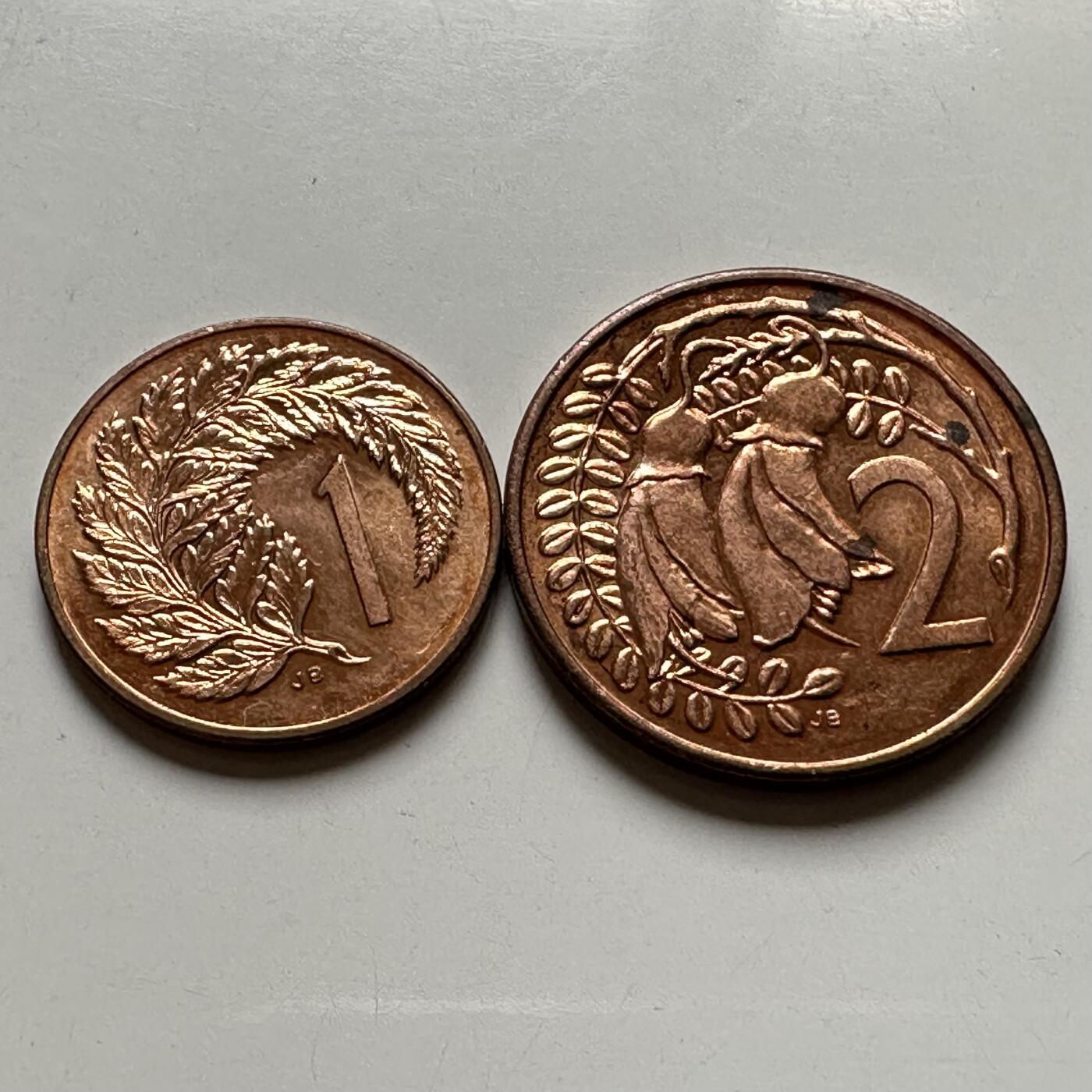 🌹外币初藏🌹🐯2026年第32场   每周二四六晚8️⃣点 接代拍 新西兰1987年中年版1-2分一对 带光好品 i