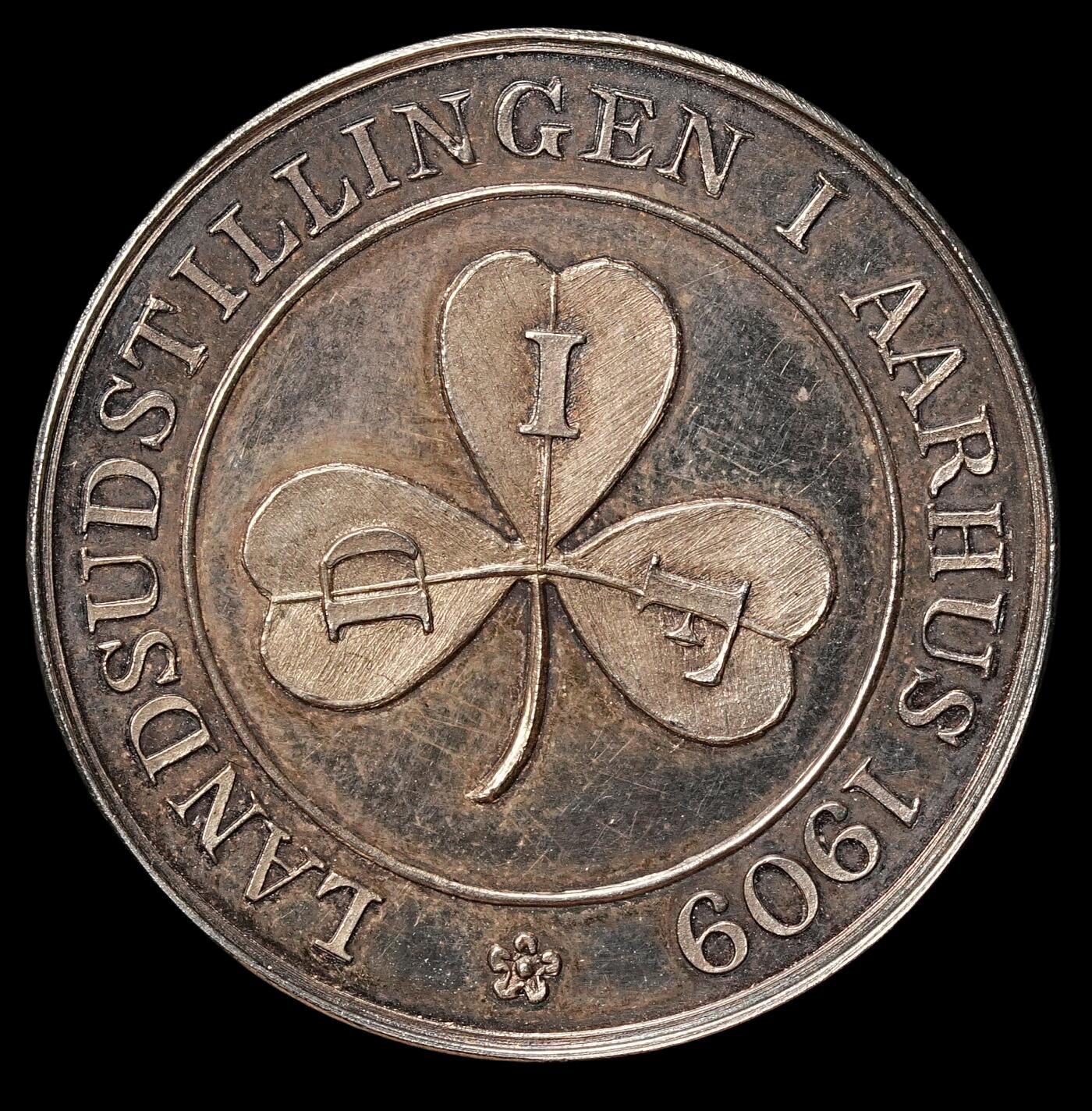 修遠堂世界钱币第108期  1909 年丹麦奥胡斯全国展览会银质奖章（DIF 系列），29.00mm，9.25g