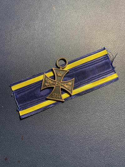 欢度清明，直接出价就行，这场不读秒到点直接结拍。 - 不伦瑞克二级EA十字，地位相当于二级铁十字勋章