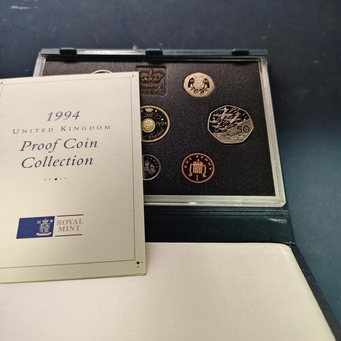 【全场包邮】纯粹捡漏拍515场 英国1999年官方蓝本精制套币-盒证全-含5镑戴安娜王妃+2镑橄榄球世界杯+1镑苏格兰狮徽精制纪念币