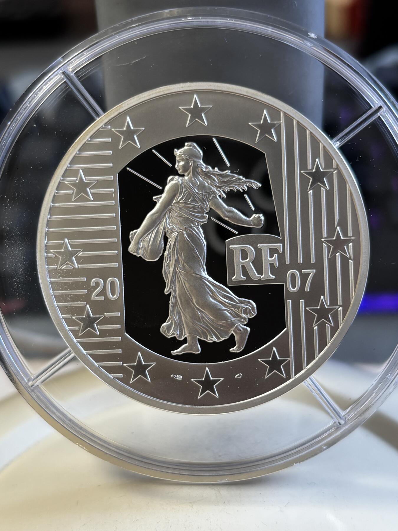 第195期拍卖 法国2007年欧元使用5周年女神5盎司加厚纪念银币，950银，，发行500枚