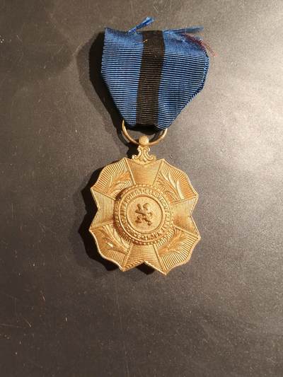 老王徽章第188期 - 比利时金级利奥波德二世奖章