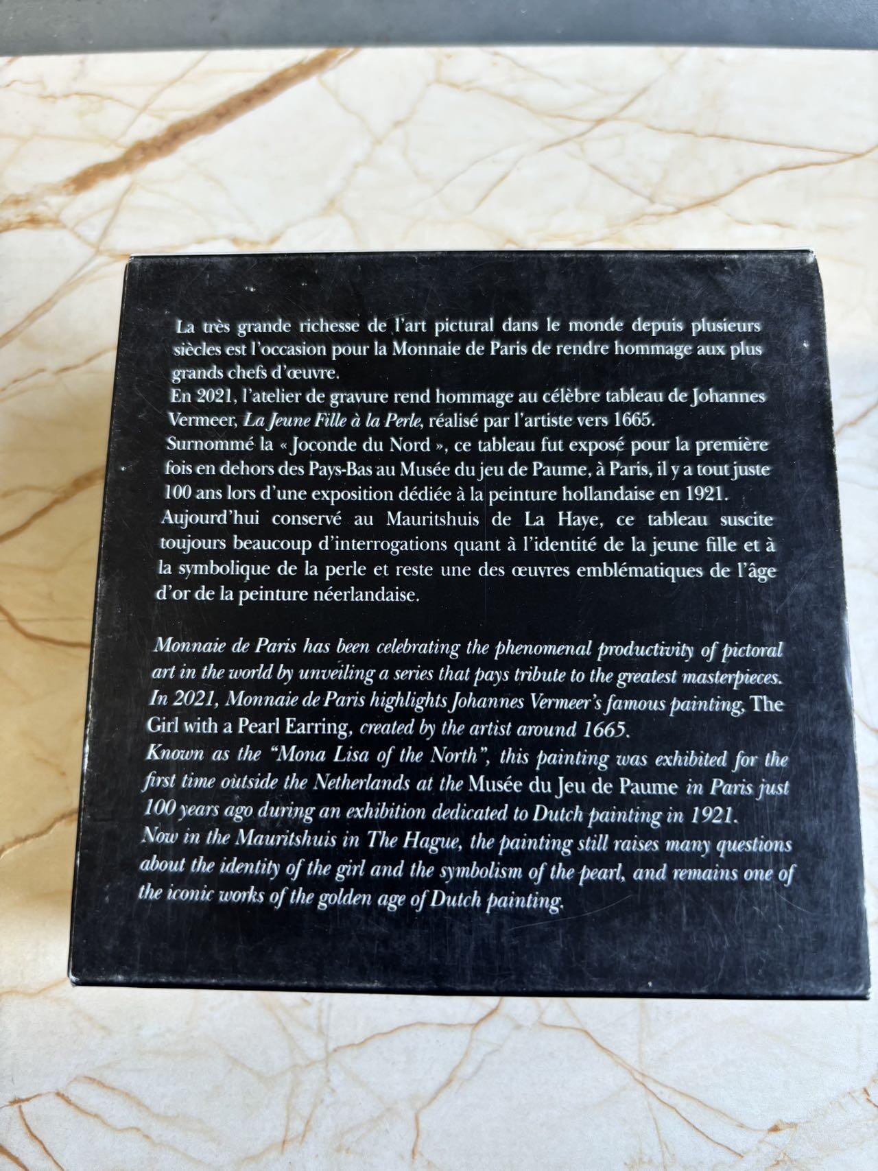 第195期拍卖 法国2021年名画系列戴珍珠耳环的少女100克银币，999银，发行500枚，侧看有丝痕