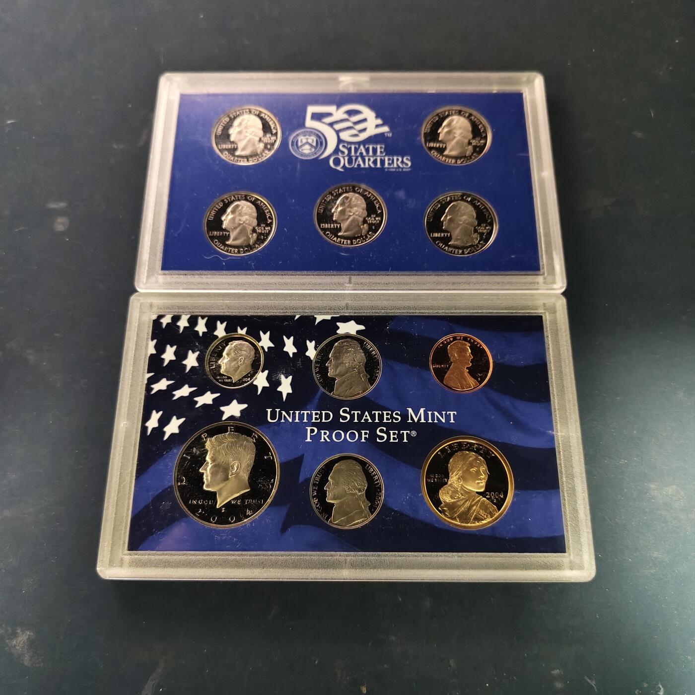 【全场包邮】纯粹捡漏拍515场 美国2004年官方封装精制套币（流通币一盒+州币一盒）-盒证全