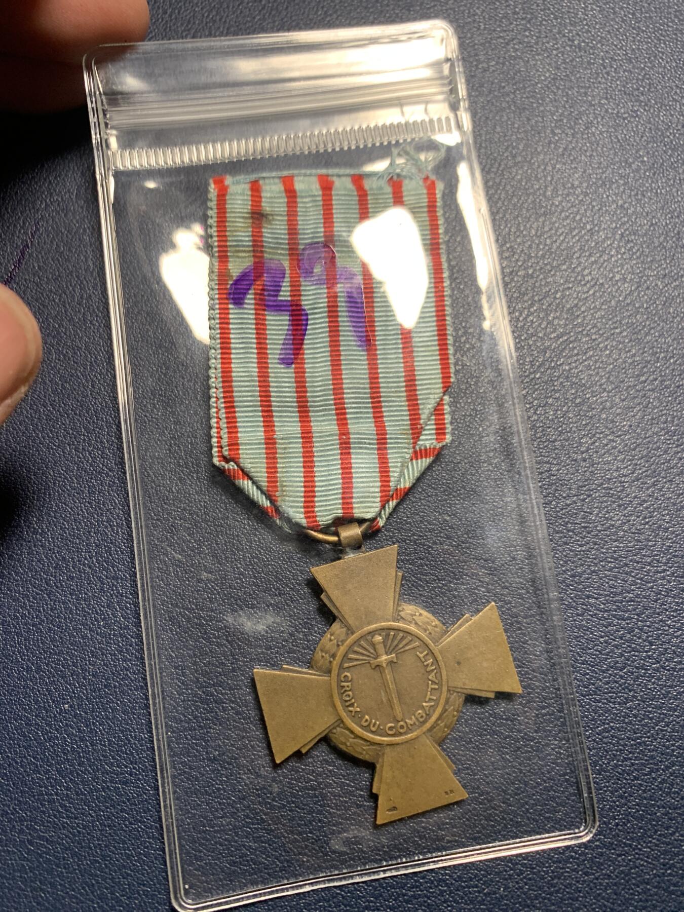 欢度清明，直接出价就行，这场不读秒到点直接结拍。 法国一战战斗十字奖章，打标2