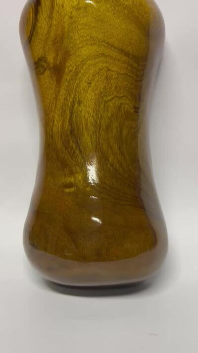 零元拍：用横财原料加工了一只金丝楠枕头，太美丽了，金丝爆满，花纹也贯穿，精工打磨，尺寸约：32/17/8.5CM