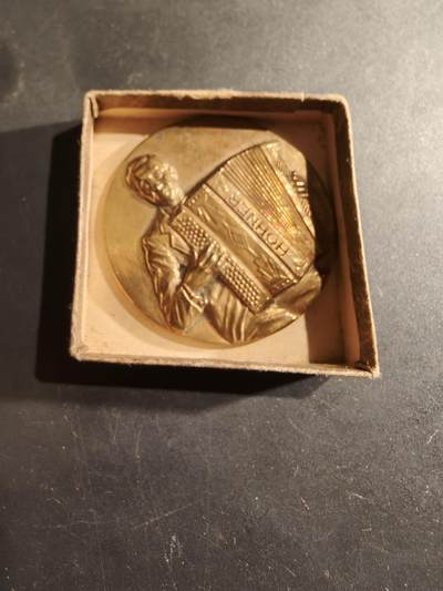 老王徽章第188期 - 法国音乐协会大铜章    原盒     直径39mm    重量28.7g