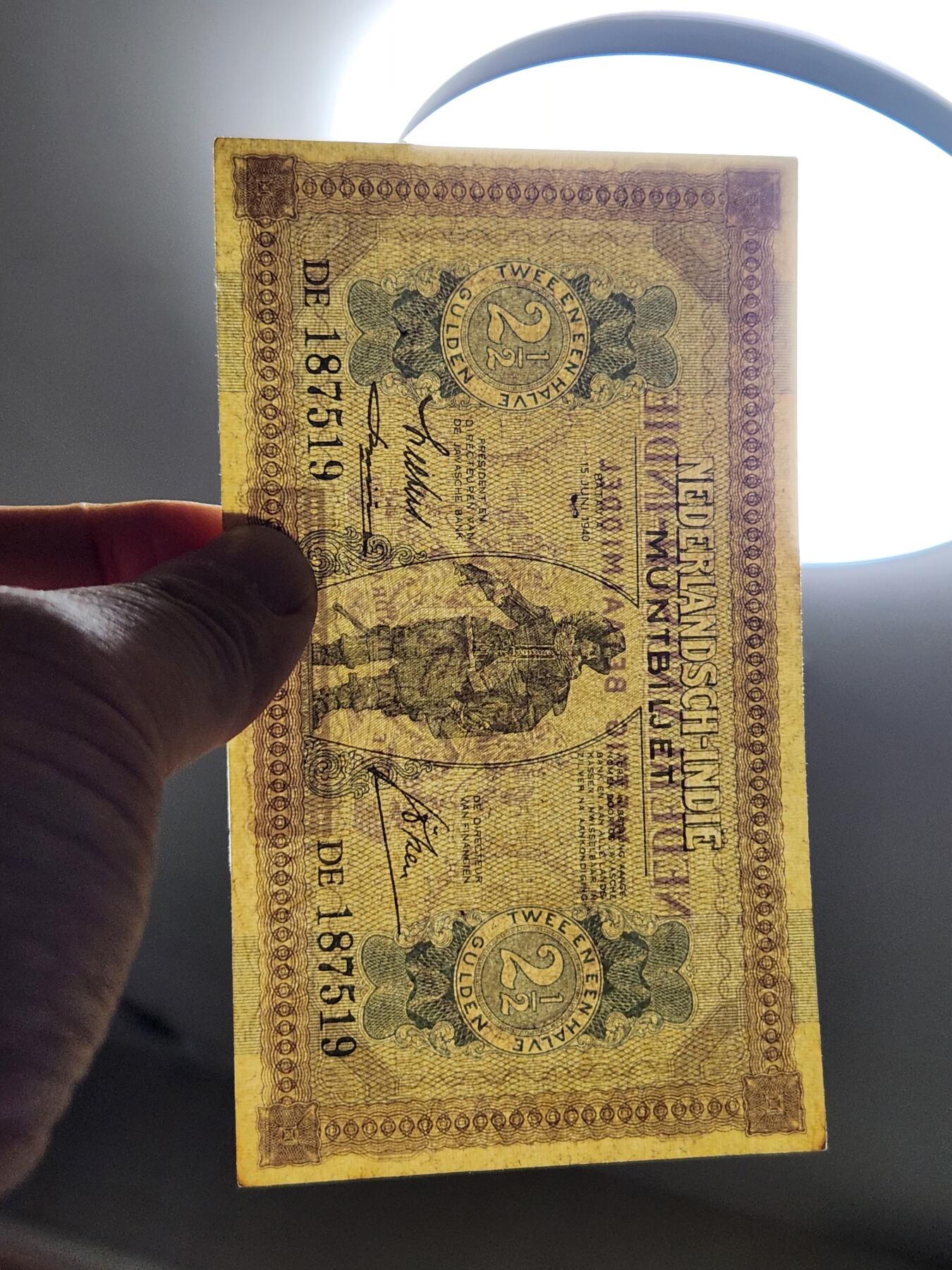 3月21号晚上8点 外国纸币自动截拍第42场 荷属东印度 1940年2.5盾 近新极美品