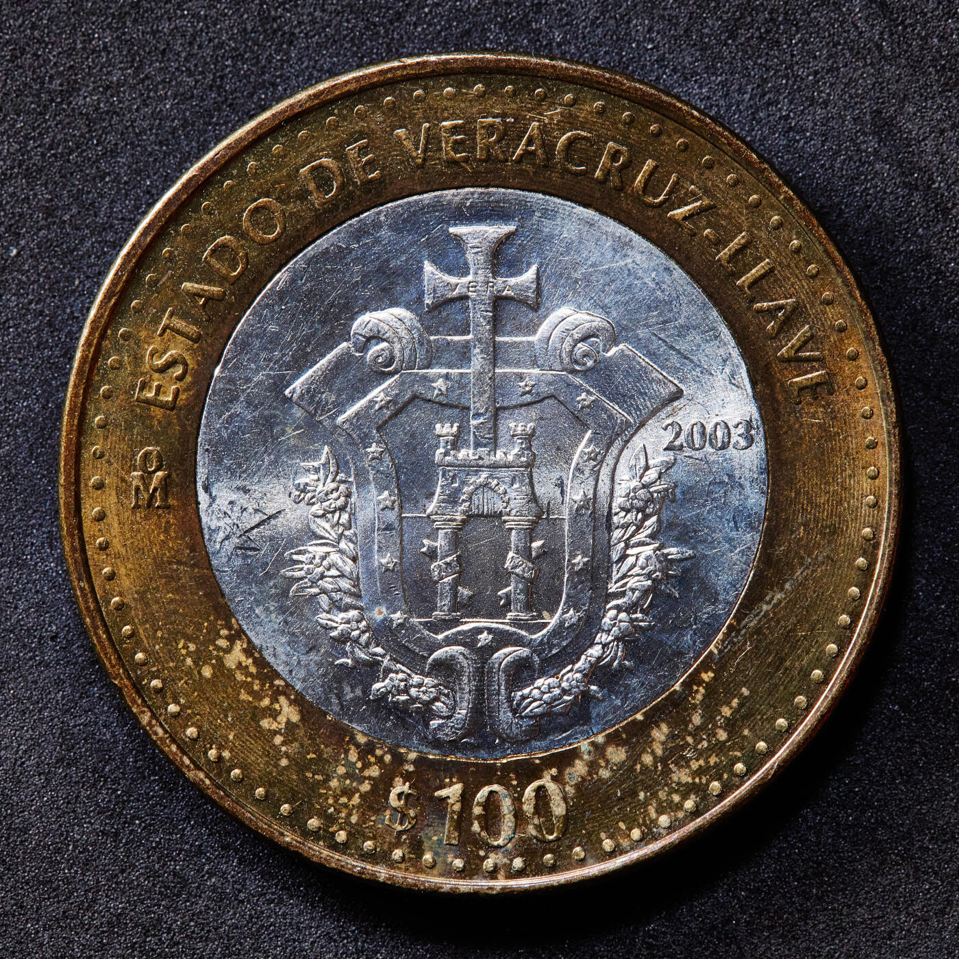 【俄甄集藏】2026年(050)04-01星期三 晚 19:30 全场包邮 墨西哥2003-2005年联邦州100比索双色纪念大银币6枚一组，外圈为铜，中心为925银，单枚重约33.9克，分别为下加利福尼亚州、奇瓦瓦州、韦拉克鲁斯州、克雷塔罗州、新莱昂州、金塔纳罗奥州