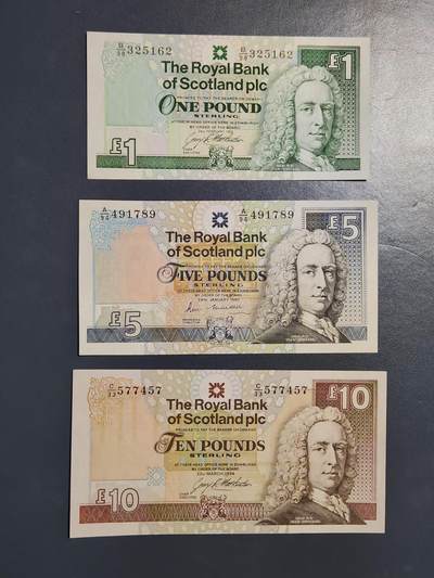 3月22号晚上8点 外国纸币自动截拍第43场 - 苏格兰1-5-10元，1990-1994年。新品一套