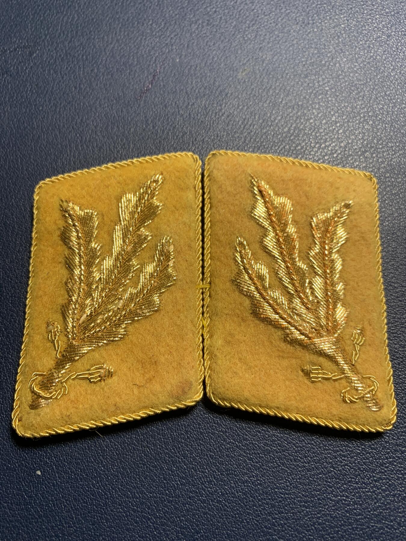 欢度清明，直接出价就行，这场不读秒到点直接结拍。 得3宪兵领章一对