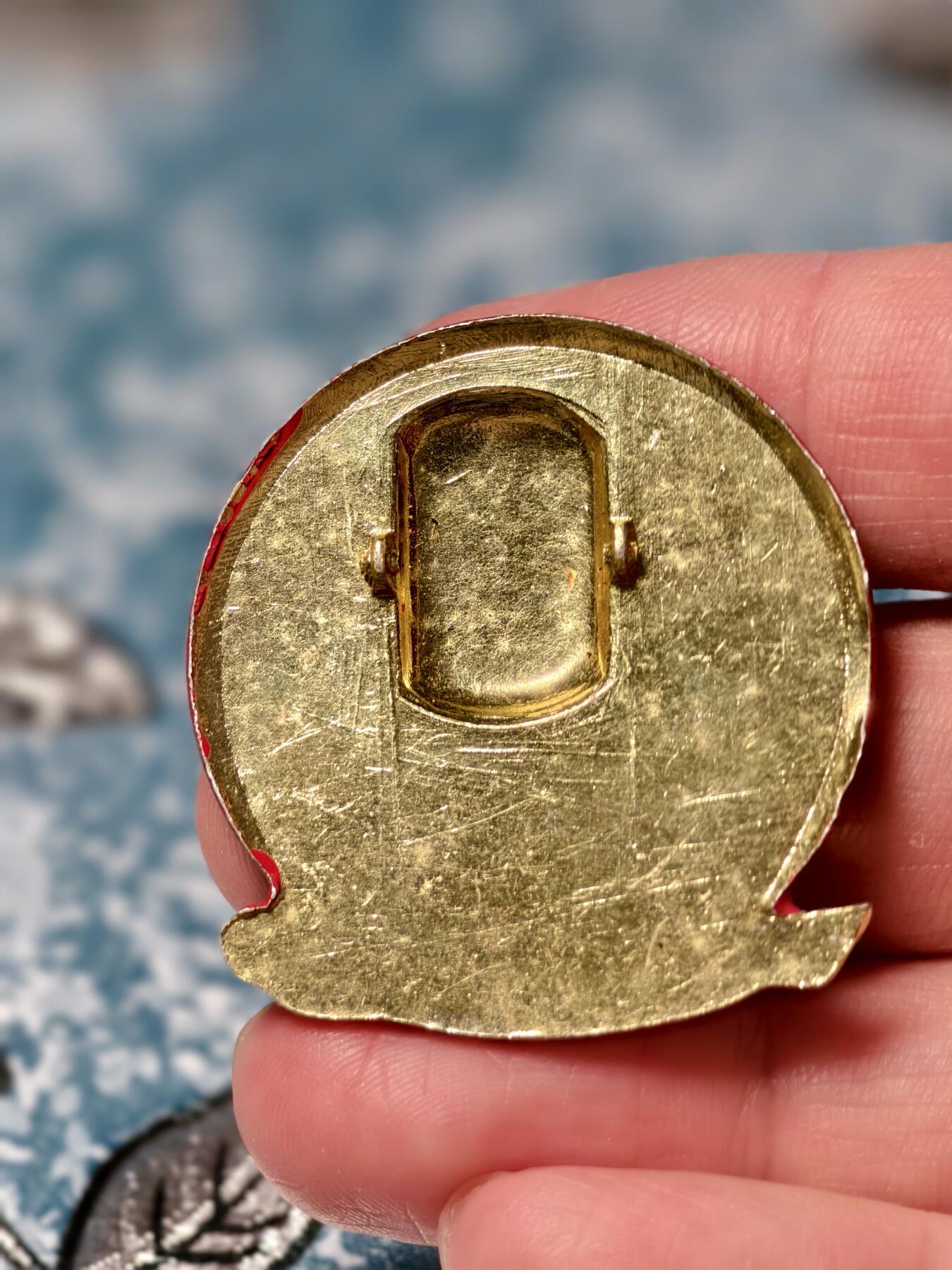 抚柳草堂-第十八期章牌钱币  奖章勋章限时免佣 满百包邮 放漏专场 六七十年代 毛主席像章 军舰异型厚重版不是小薄片 36*38mm左右 