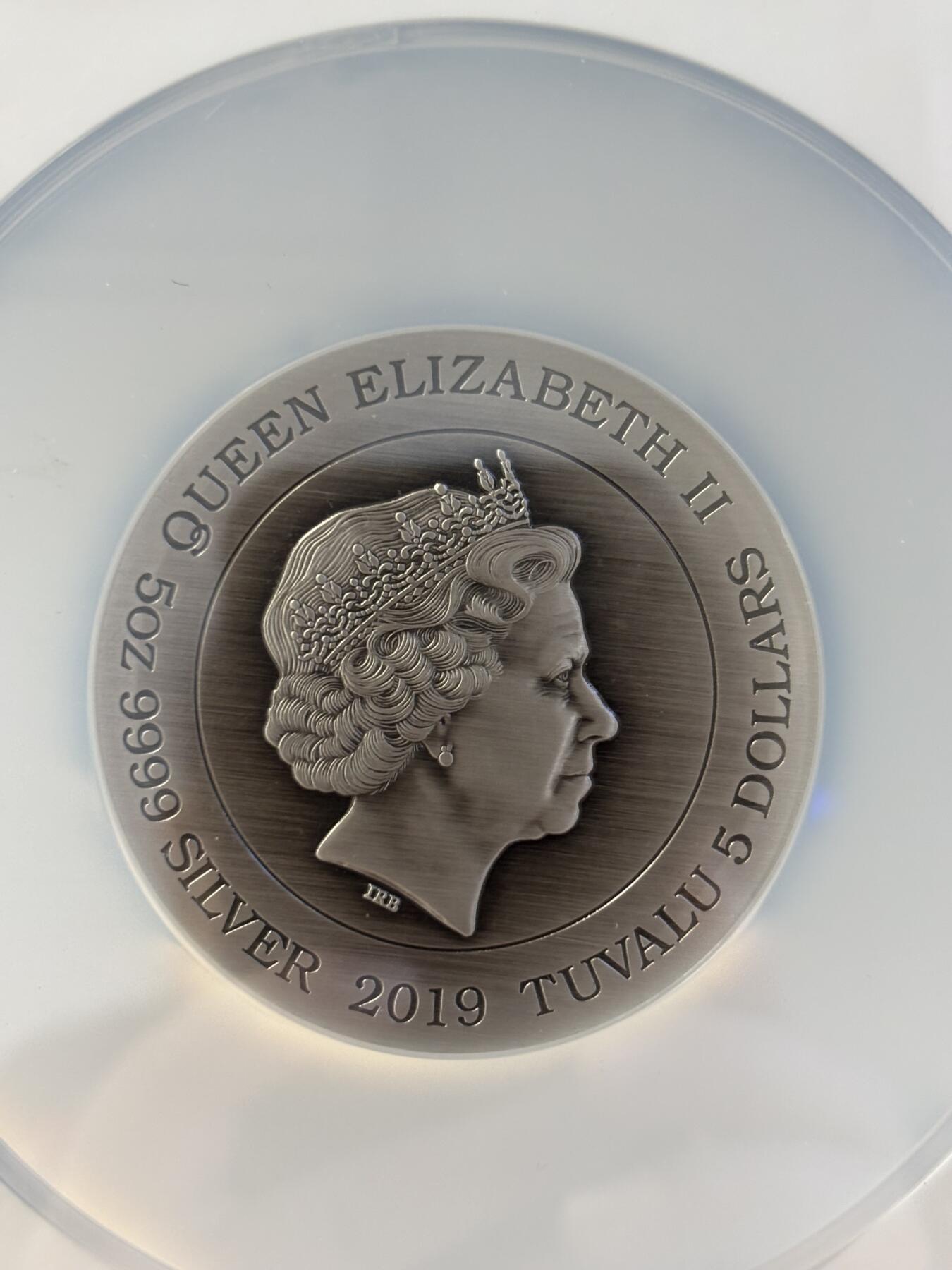 第195期拍卖 图瓦卢2019年龙凤呈祥5盎司银币NGC-MS70首，999银，发行318枚