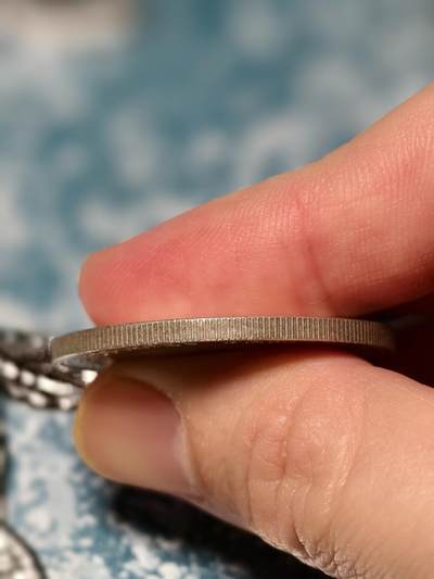 抚柳草堂-第二十六期章牌钱币  奖章勋章 满百包邮 放漏专场 1968丹麦弗雷德里克九世 贝内迪克特公主婚礼10克朗纪念银币 重20.5克 原光极美品