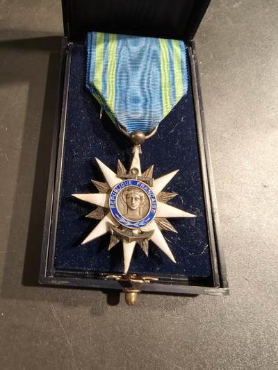 老王徽章第188期 - 法国骑士级海事功绩勋章    原盒    银质珐琅    