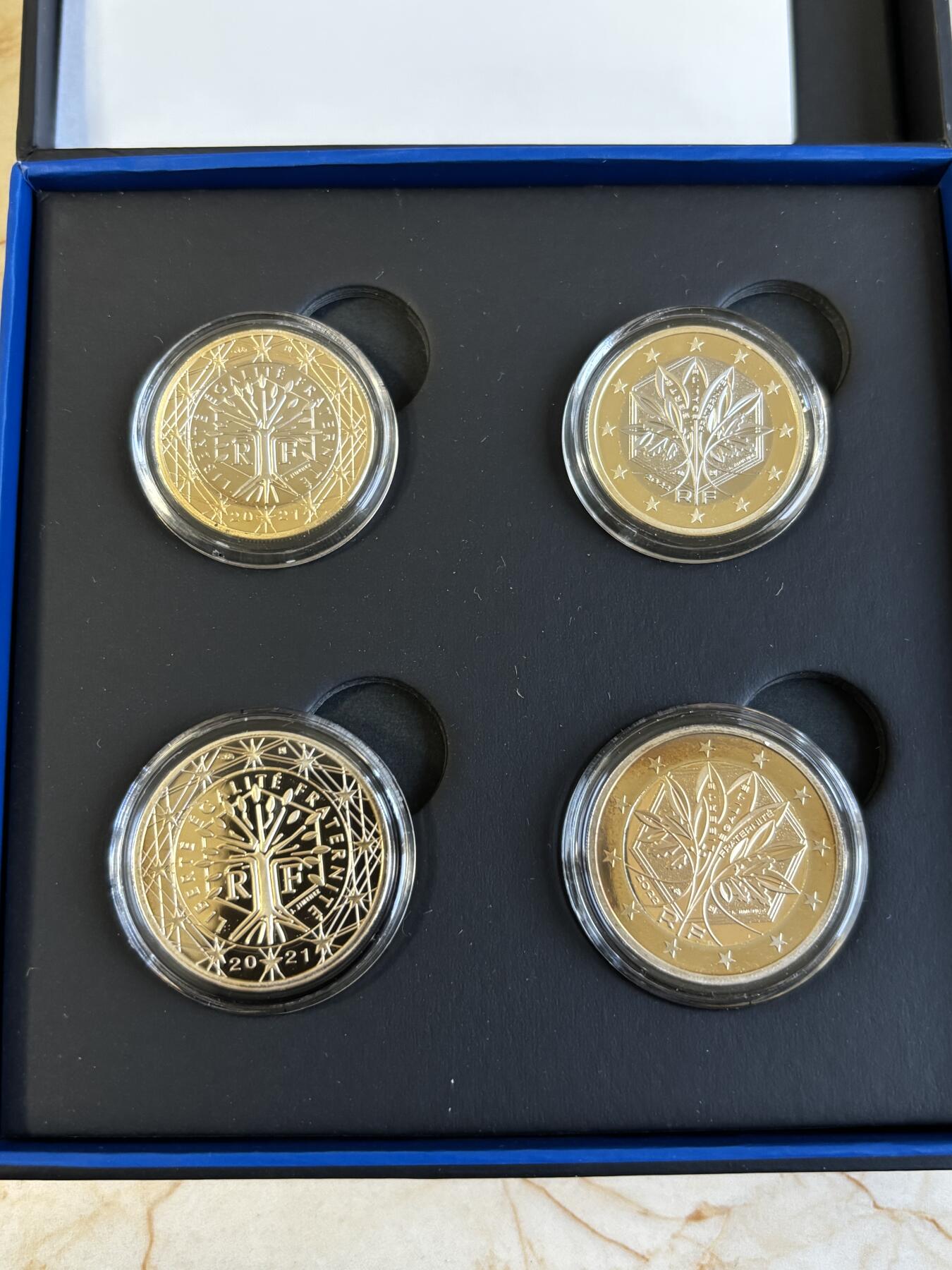 第195期拍卖 法国2021和2022年20周年和轮值主席国精制套币