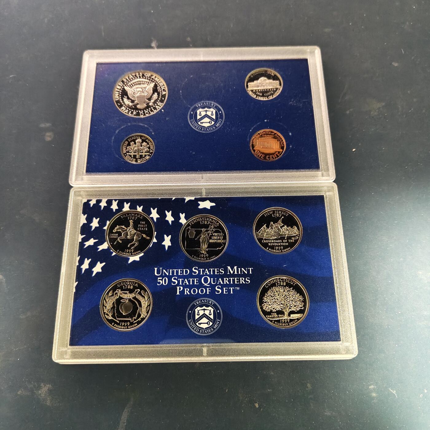 【全场包邮】纯粹捡漏拍515场 美国1999年官方封装精制套币（流通币一盒+州币一盒）-盒证全