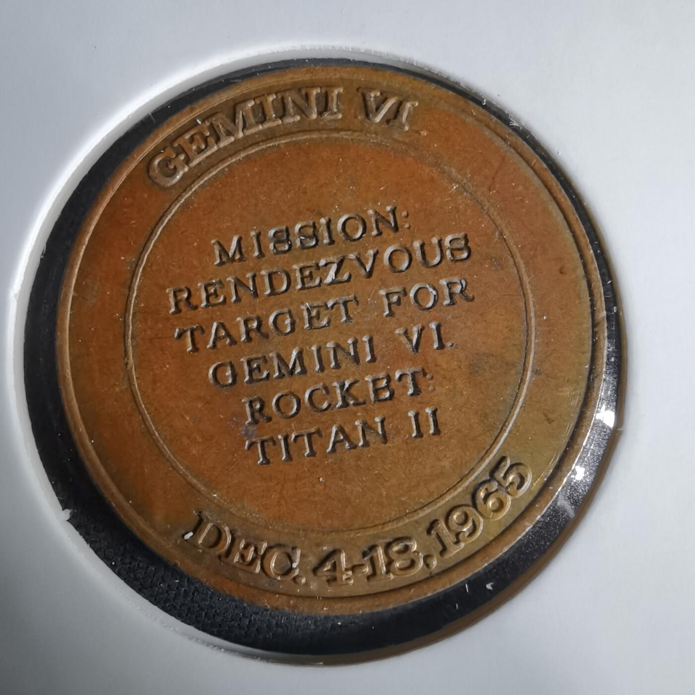 沼泽如烟--第1033场 航天纪念章