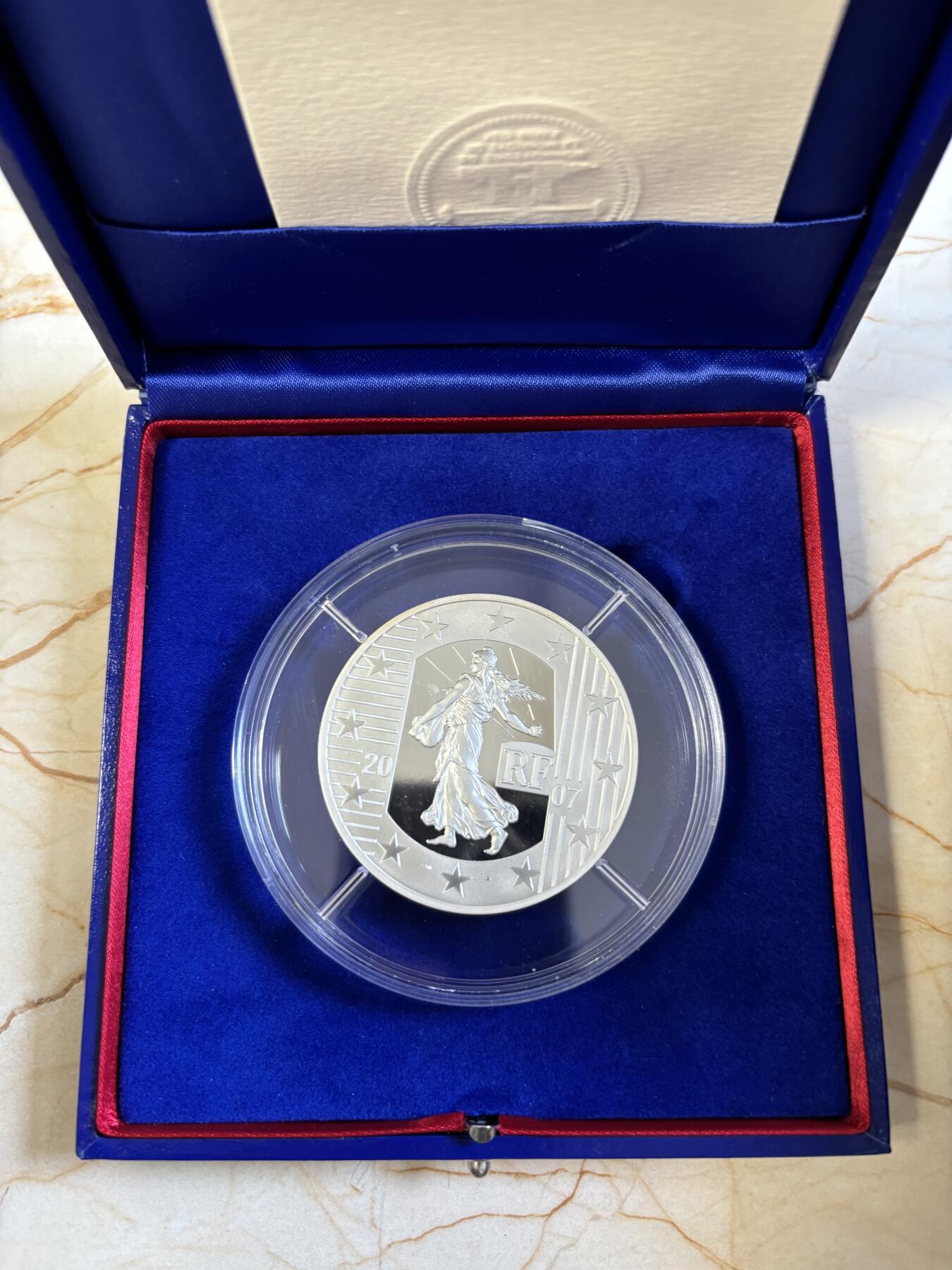 第195期拍卖 法国2007年欧元使用5周年女神5盎司加厚纪念银币，950银，，发行500枚