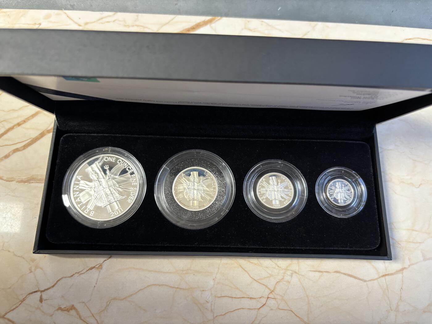 第195期拍卖 英国2011年不列颠女神系列精制纪念银币4枚全套，32.45克/16.22克/8.11克/3.24克，有氧化，958银