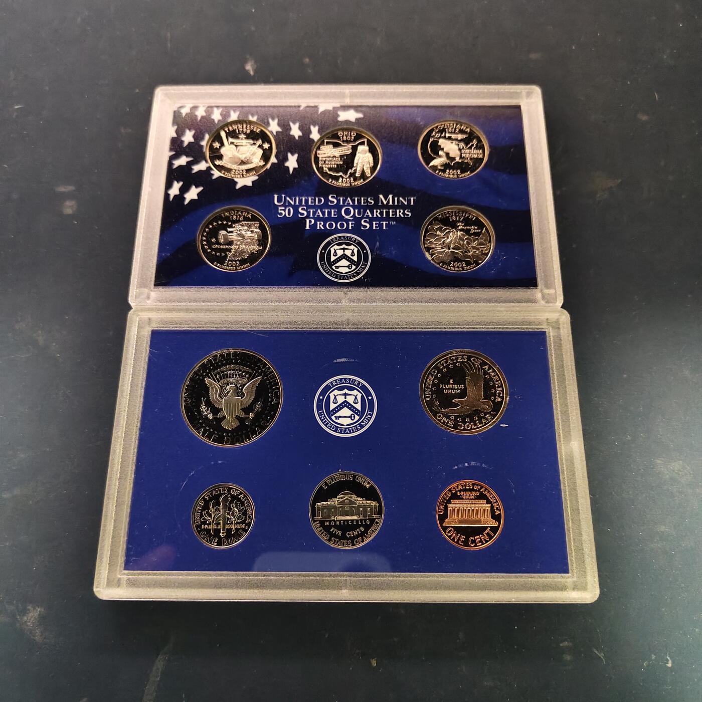 【全场包邮】纯粹捡漏拍515场 美国2002年官方封装精制套币（流通币一盒+州币一盒）-盒证全