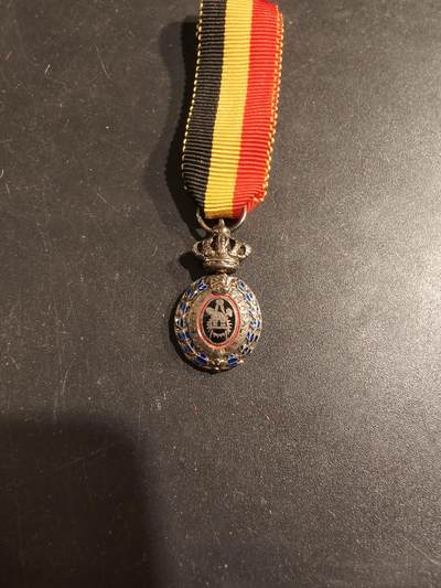 老王徽章第188期 - 比利时金银级劳工奖章迷你章一组