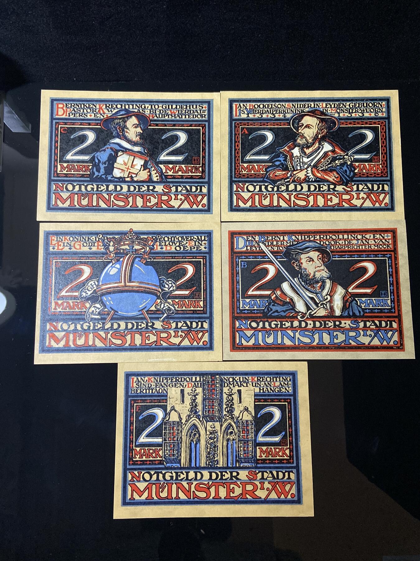 2026年第三十七场(总第二百零六场）德紧纸币特拍场(佣金3%，最低1元) 德紧纸币–德国威斯特伐利亚明斯特市（Stadt Münster i.W.）2马克5枚套票(票面故事事件1534-1535年，激进再洗礼派在明斯特建立了欧洲近代第一个基督教共产主义政权，史称“明斯特公社”，最终被主教军队镇压，领袖被处决，尸体悬挂于圣兰贝蒂教堂铁笼中示众。这套纸币以该事件为核心，还原了关键人物与符号。)