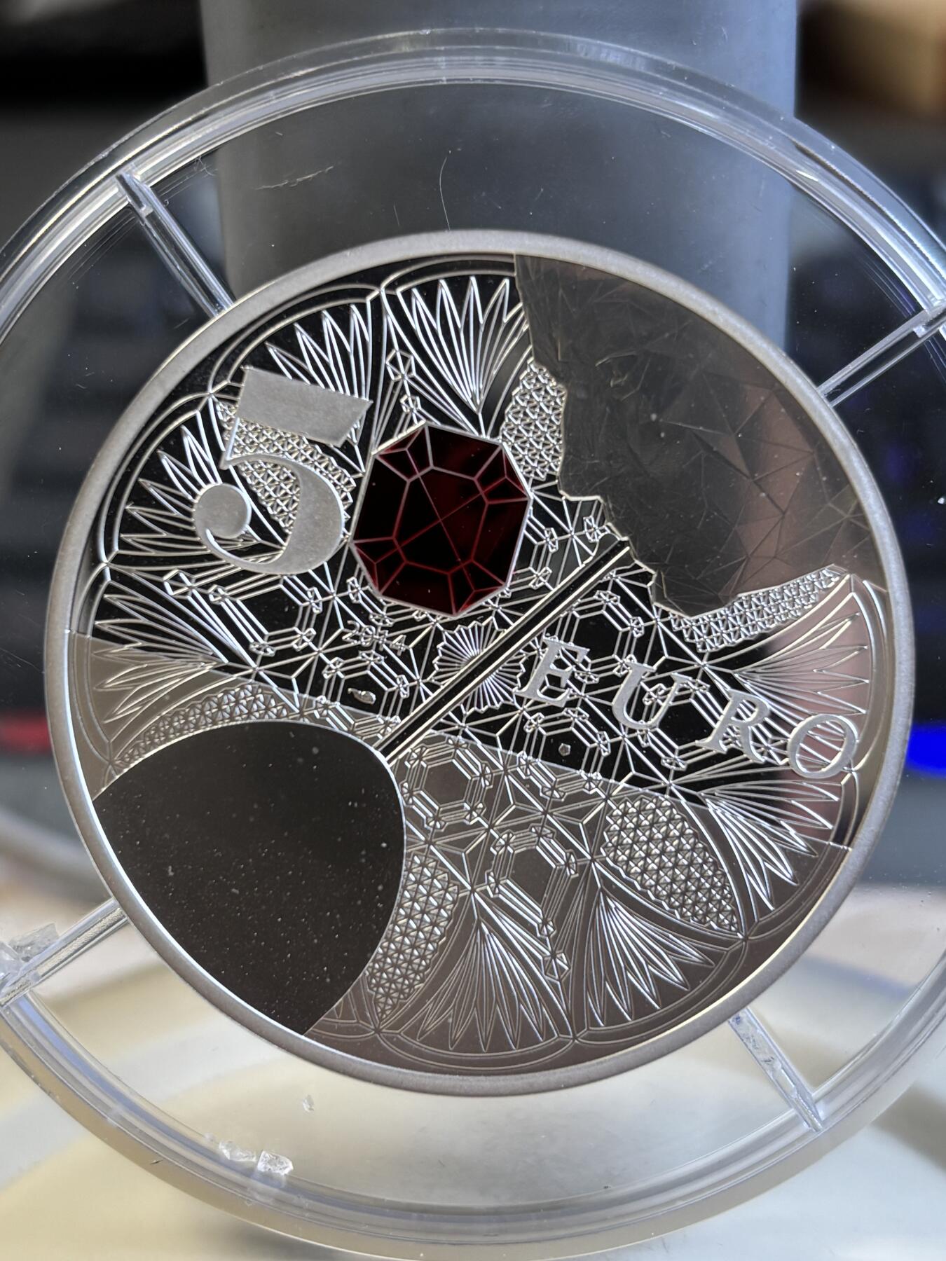 第195期拍卖 法国2014年法兰西魁宝系列1巴卡拉水晶5盎司银币，950银，163.8克，发行500枚