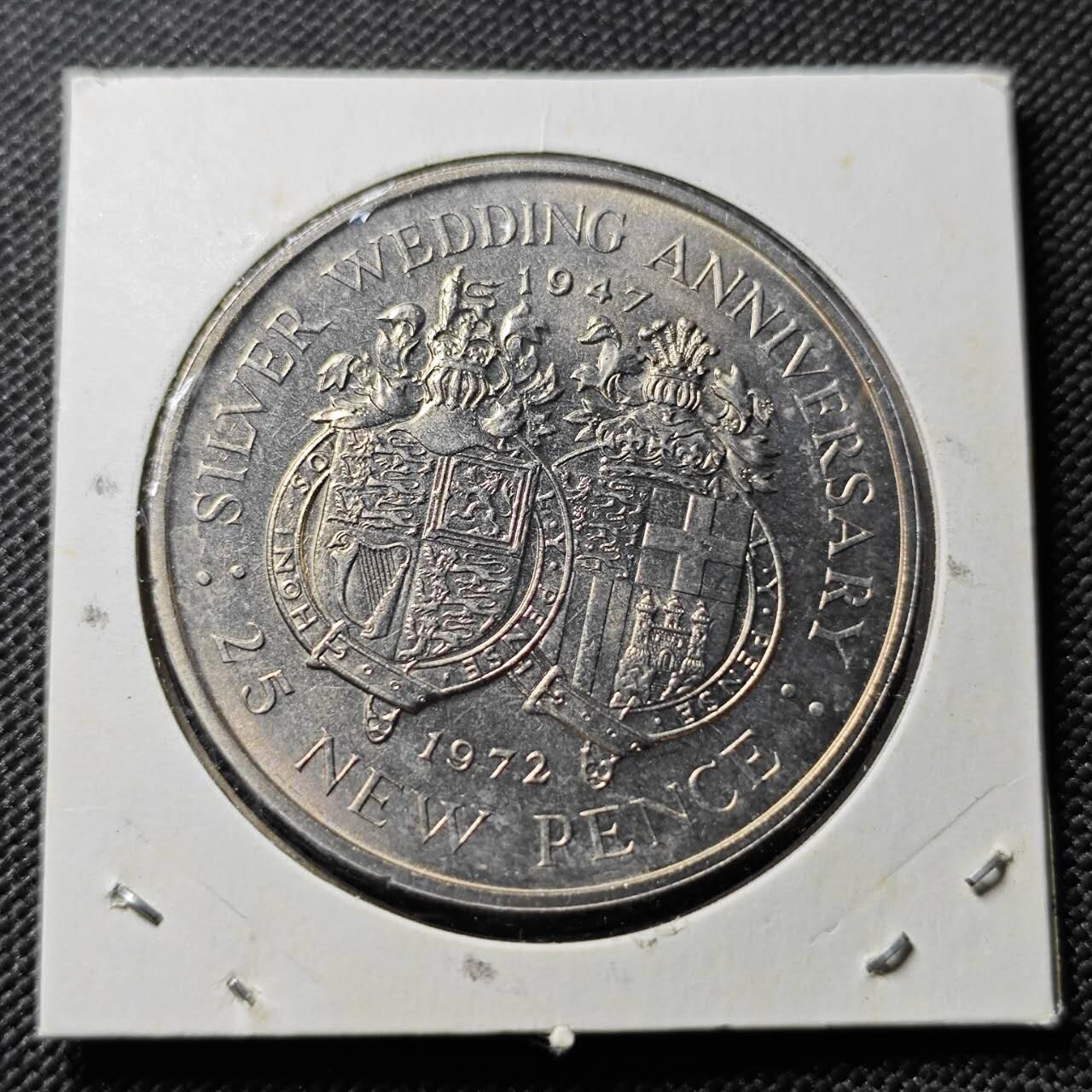 KK钱币收藏小铺   套币专场 2月预留时间 周末发货  英属直布罗陀1972年25便士女王银婚克朗形纪念币