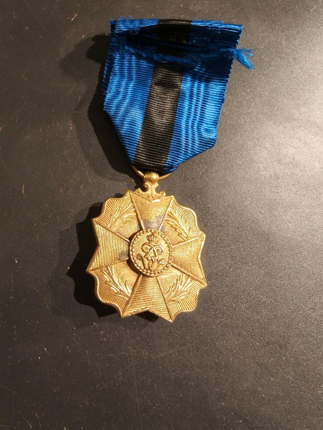 老王徽章第188期 比利时金级利奥波德二世奖章    早期单法语版