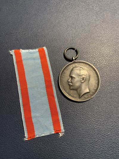 欢度清明，直接出价就行，这场不读秒到点直接结拍。 - （银质）一战德国黑森勇敢奖章，14.5克