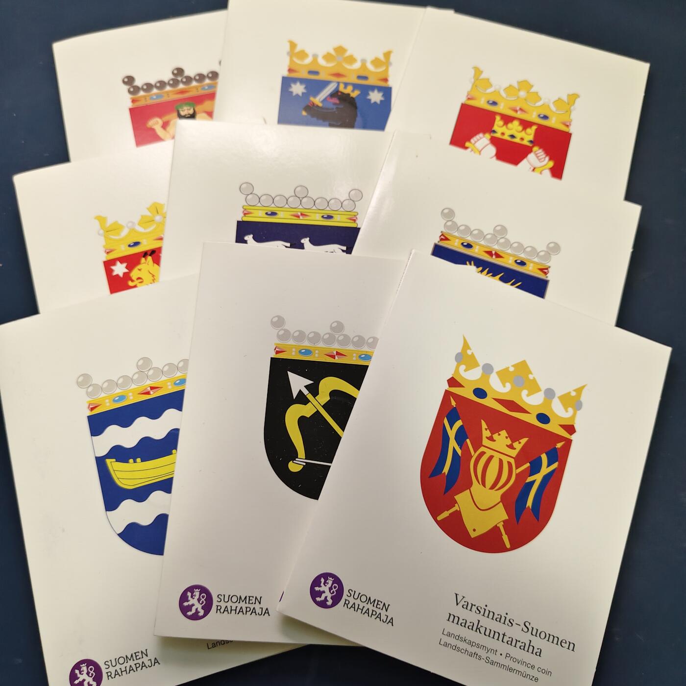 【全场包邮】纯粹捡漏拍515场 芬兰2010-2011年5欧元行政区系列特色手工艺精制纪念币官方卡册装9枚套币