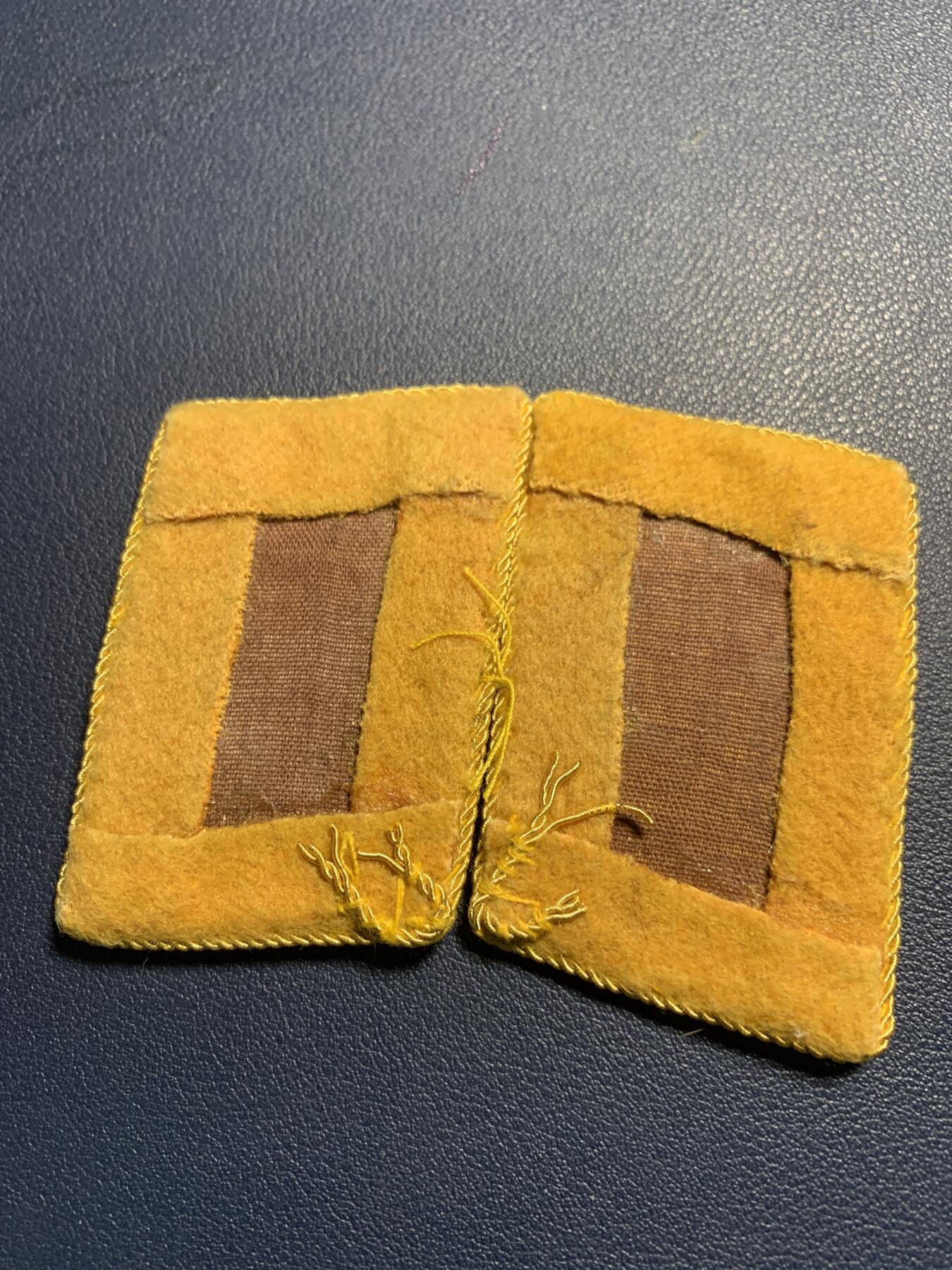 欢度清明，直接出价就行，这场不读秒到点直接结拍。 得3宪兵领章一对