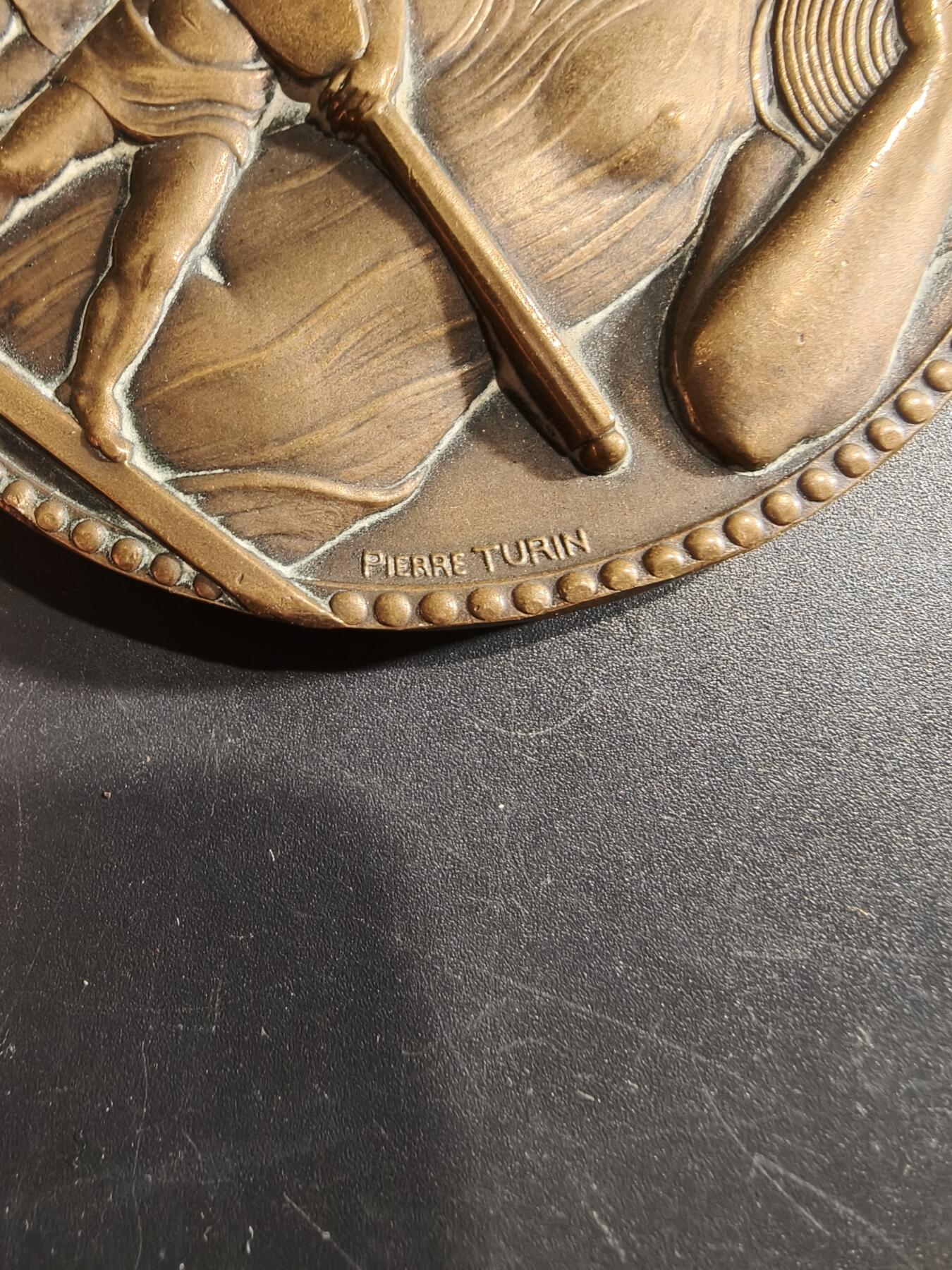 老王徽章第188期 法国“持镜女子与小天使”大铜章    带盒子    大师皮埃尔图林作品   装饰艺术名作     直径77mm     重量193.4g