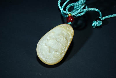 上海都达杂项专场五十八【全场包邮】  - 天然和田玉精雕《虎啸南山》挂件93-54