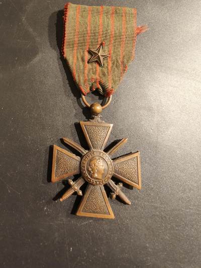 老王徽章第188期 - 法国1918版战争十字奖章   1颗铜星勋饰