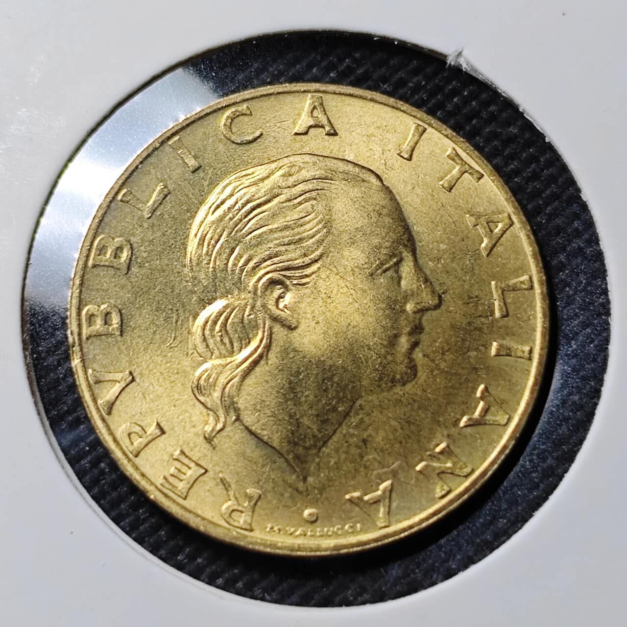 KK钱币收藏小铺   套币专场 2月预留时间 周末发货  意大利200里拉纪念币