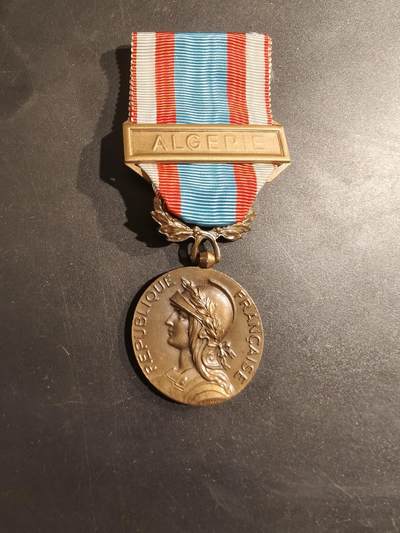 老王徽章第188期 - 法国北非安全行动战役奖章   阿尔及利亚勋条