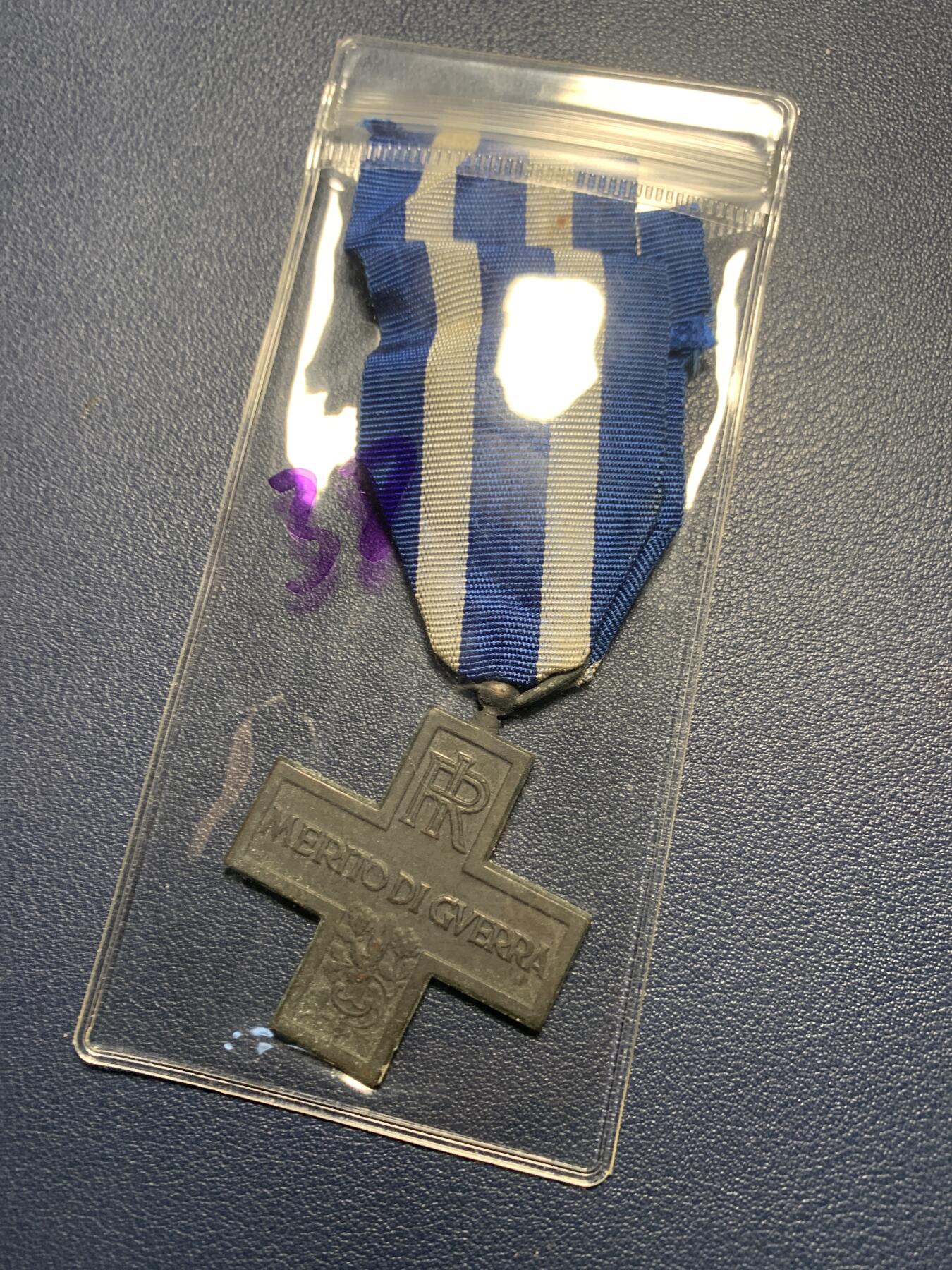 欢度清明，直接出价就行，这场不读秒到点直接结拍。 意呆利共和国军事价值十字奖章